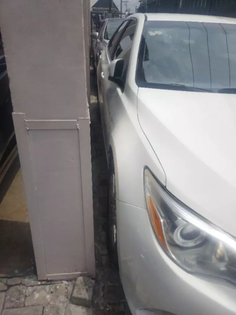 Toyota Camry   - 2016