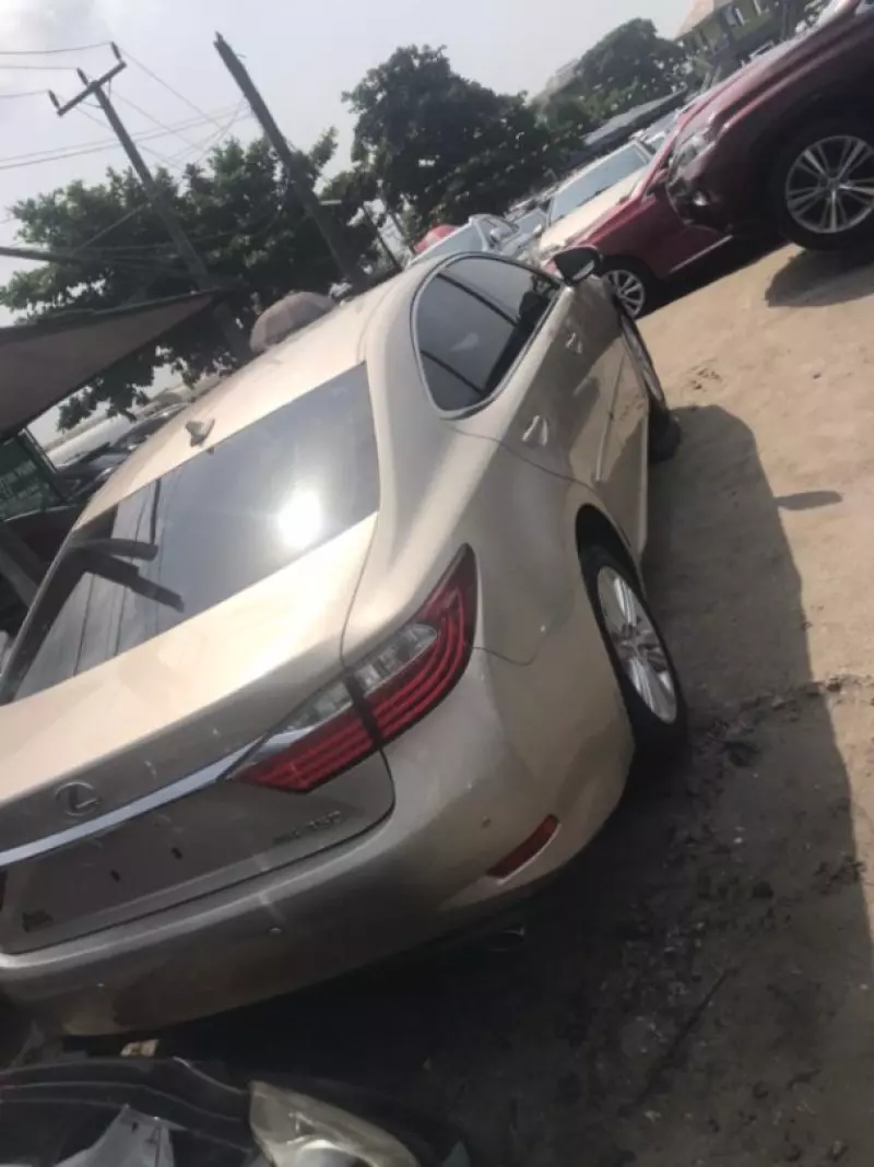 Lexus ES 350   - 2014