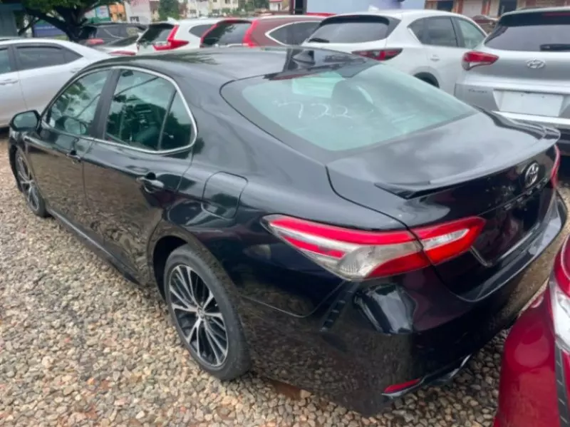Toyota Camry   - 2019