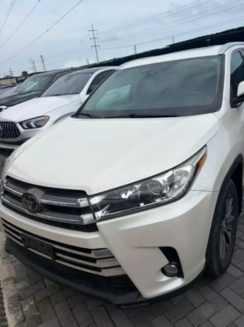 TOYOTA Highlander   - 2018