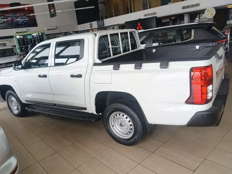 Mitsubishi L200   - 2026
