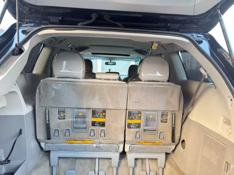 Toyota Sienna   - 2011