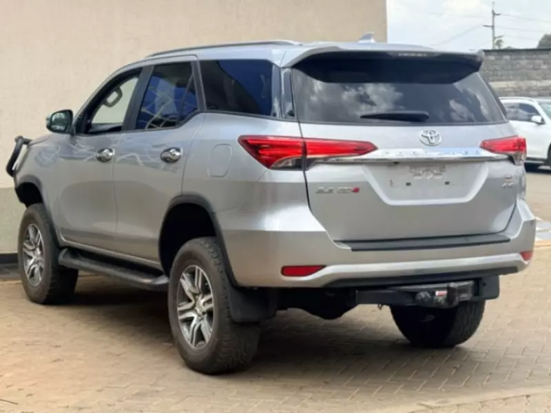 TOYOTA Fortuner   - 2019