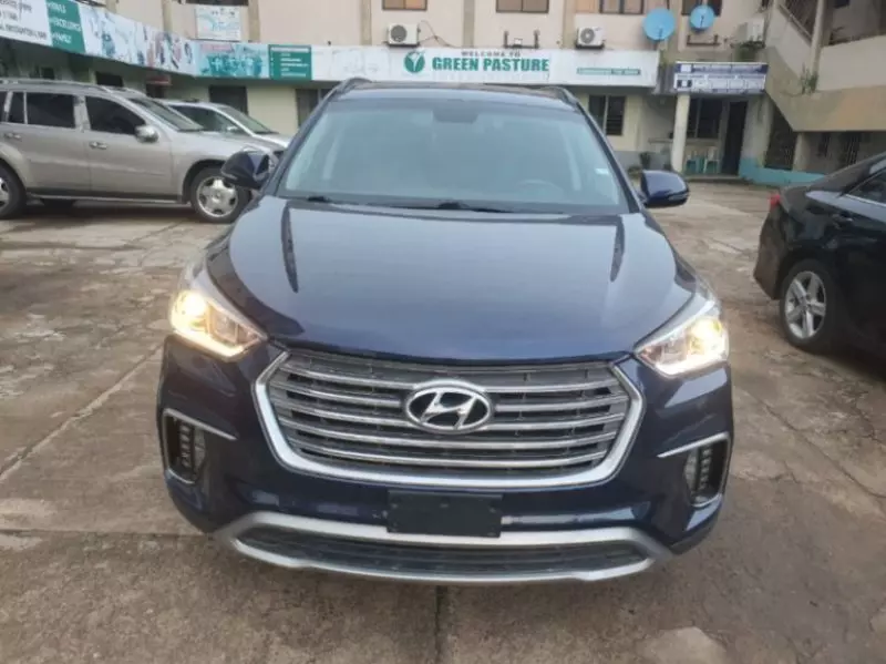 Hyundai Santa Fe   - 2017