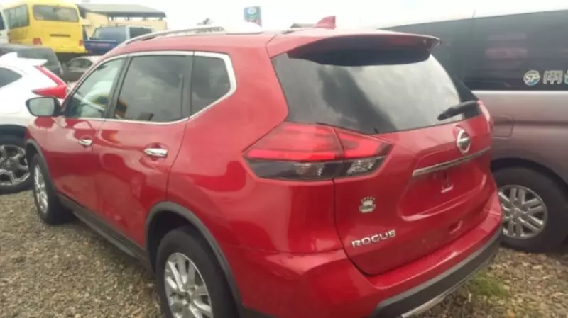 Nissan Rogue   - 2018