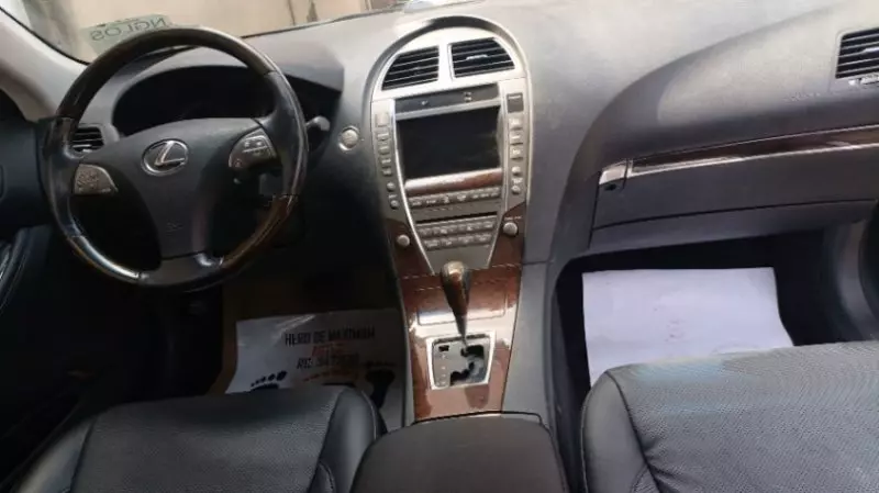 Lexus ES 350   - 2010