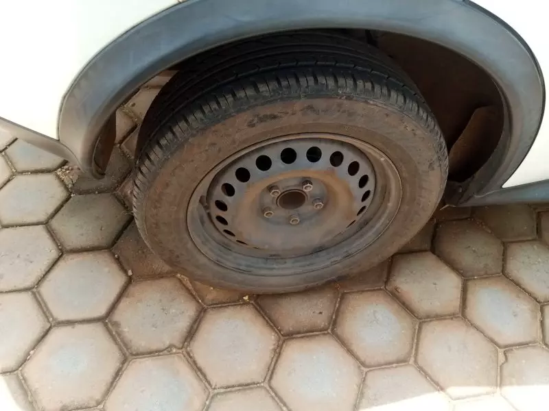 Nissan Juke   - 2012