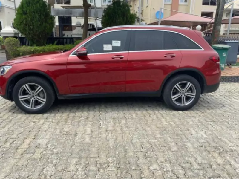 Mercedes-Benz GLC 300   - 2020