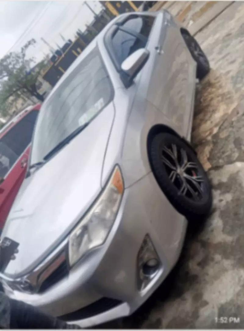 TOYOTA Camry   - 2012