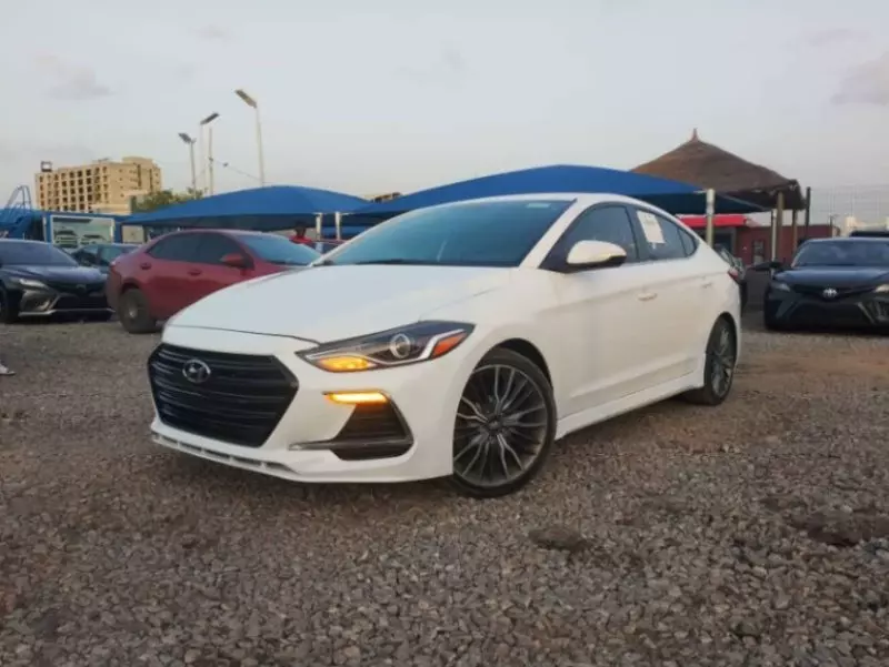 Hyundai Elantra - 2017