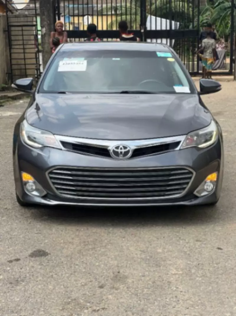 Toyota Avalon   - 2013