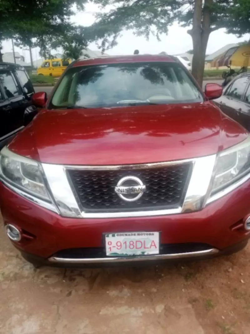 Nissan Pathfinder   - 2016