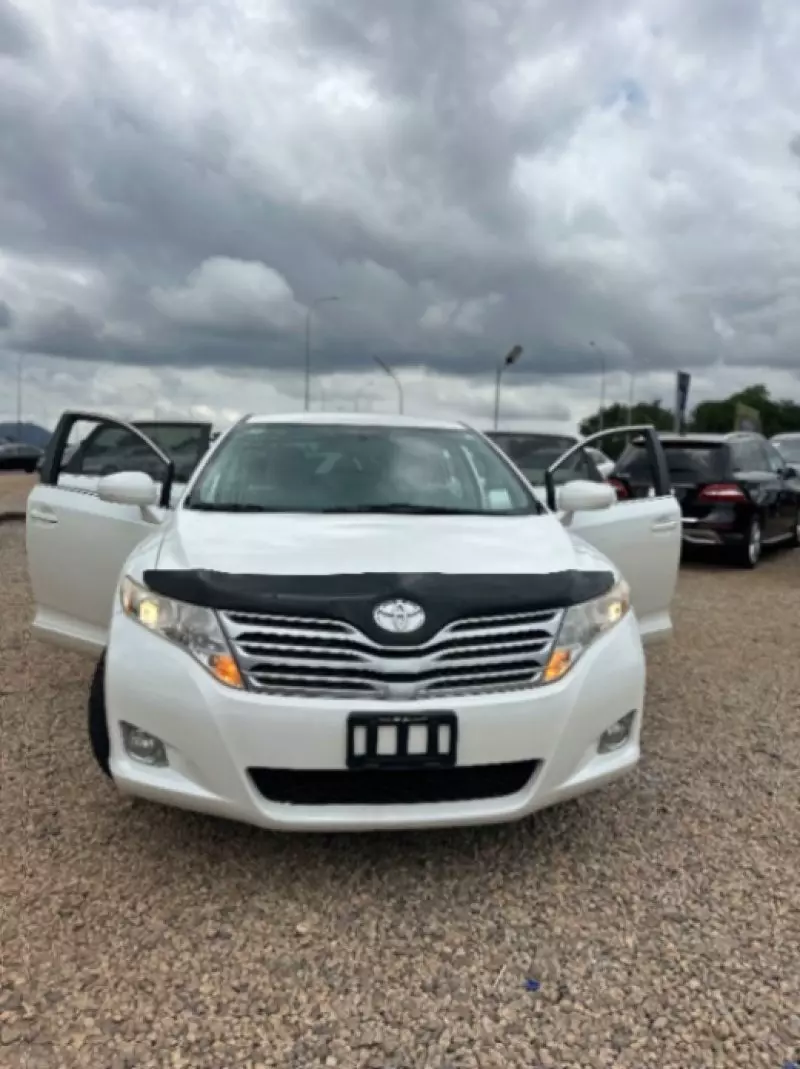 Toyota Venza   - 2012