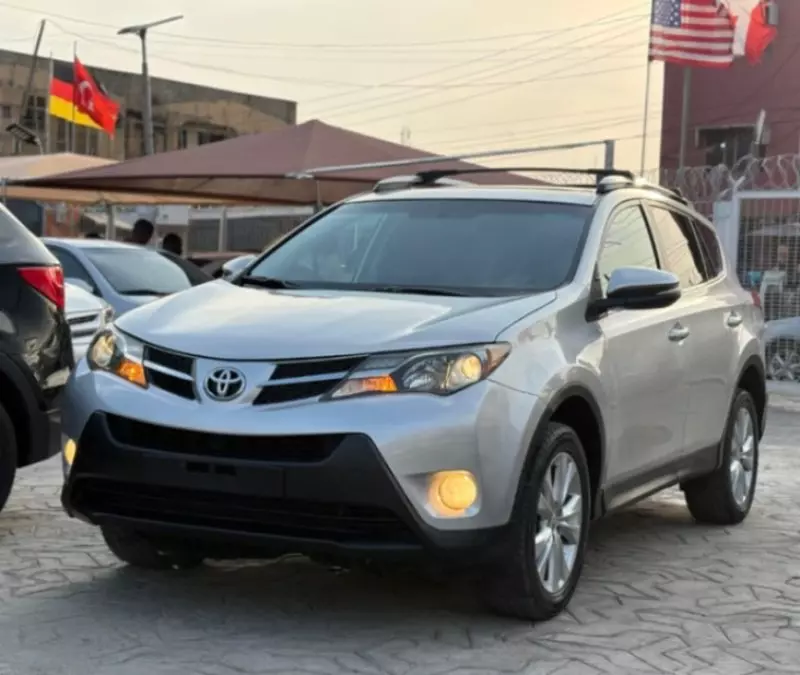 Toyota RAV4 - 2013