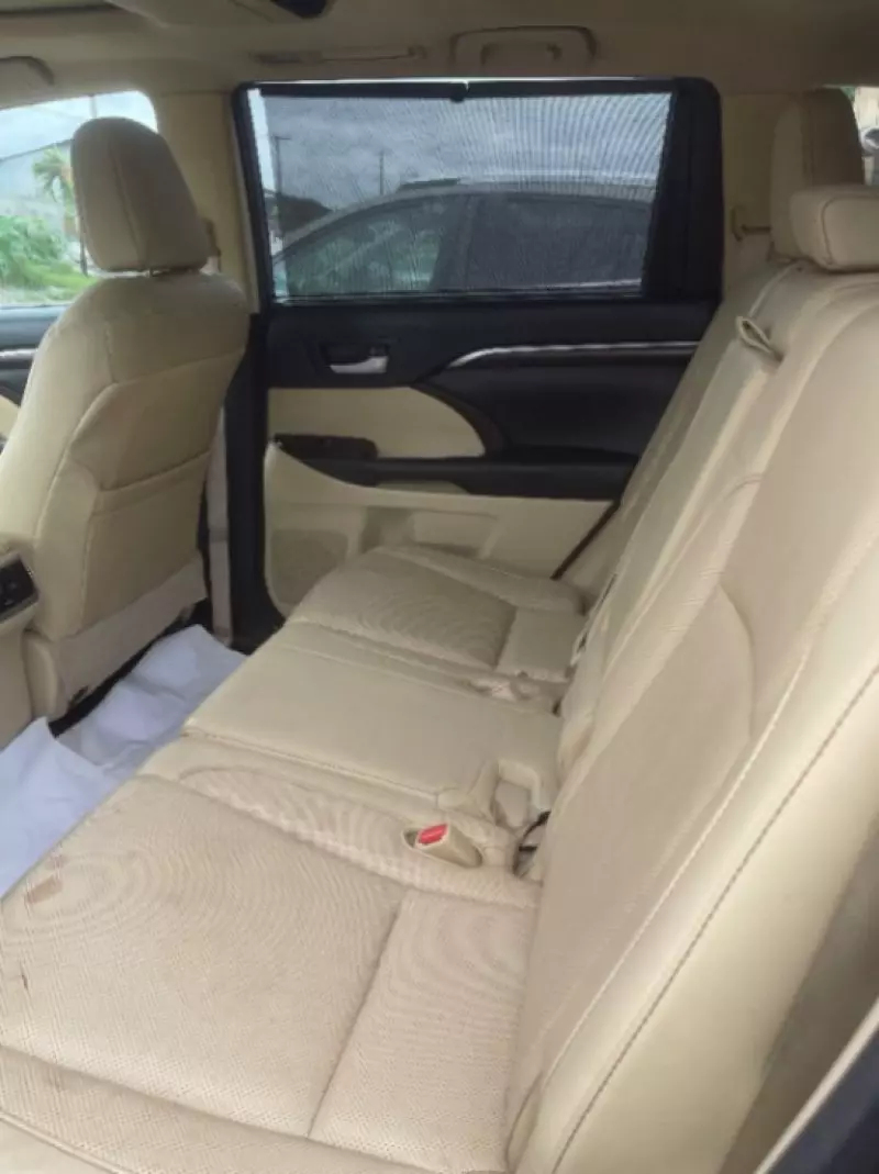Toyota Highlander   - 2014