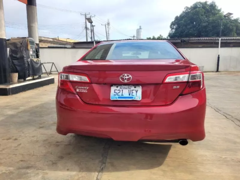 Toyota Camry   - 2014