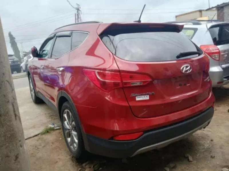 Hyundai Santa Fe   - 2013