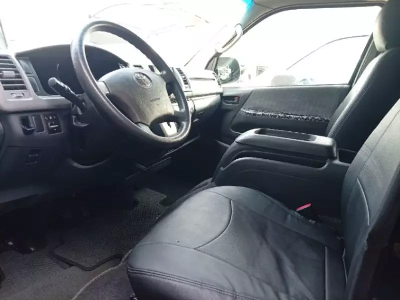Toyota Hiace   - 2012