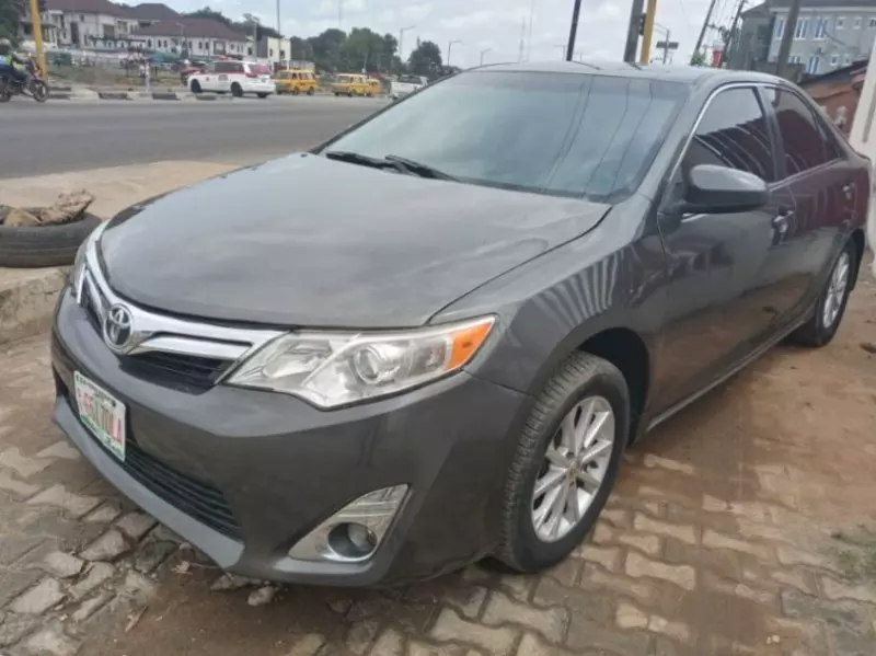 Toyota Camry   - 2013
