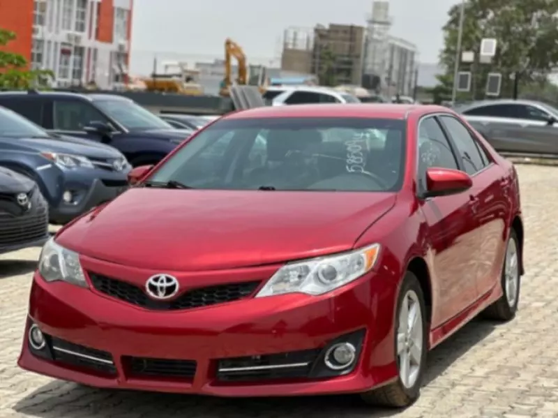 TOYOTA Camry   - 2012