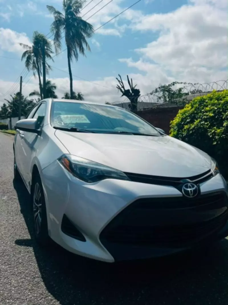 TOYOTA Corolla   - 2018