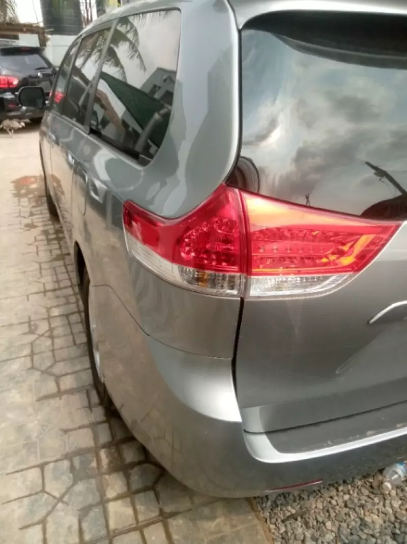 TOYOTA Sienna   - 2014