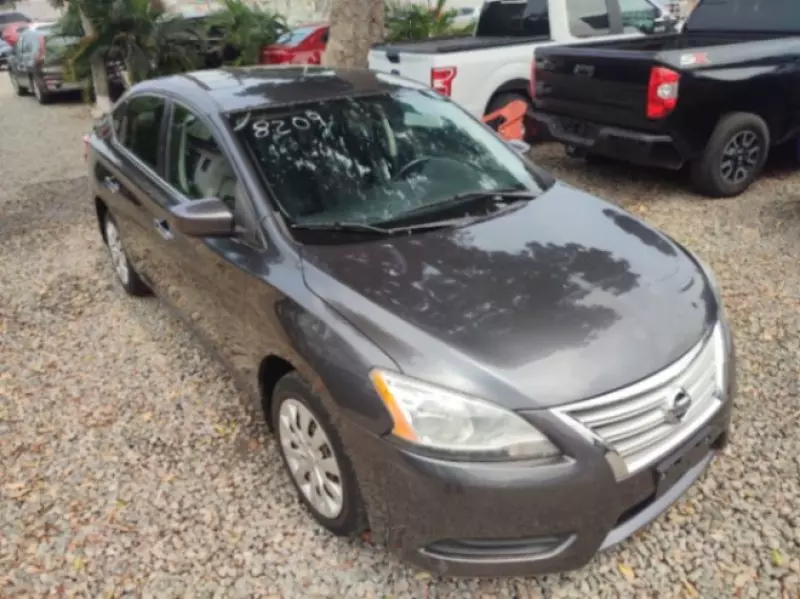 Nissan Sentra   - 2015