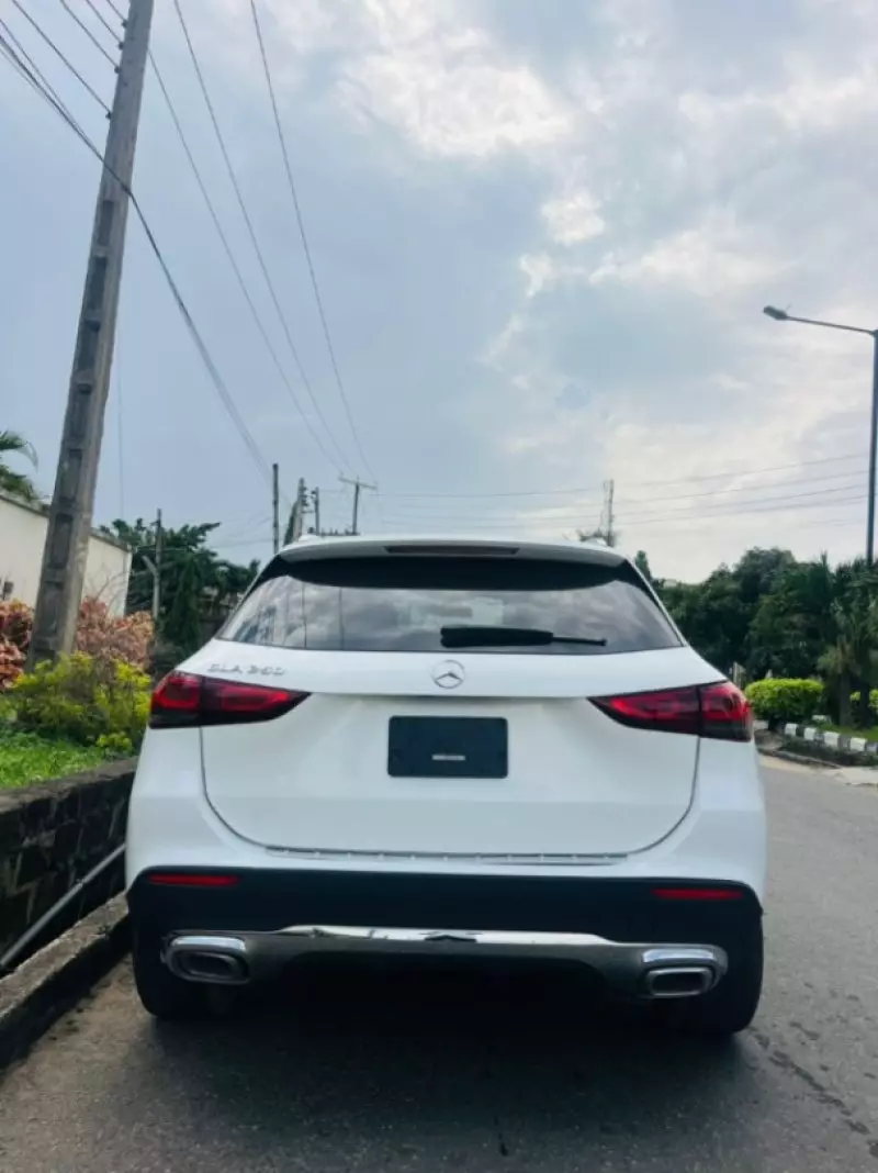 Mercedes-Benz GLA-Class   - 2021