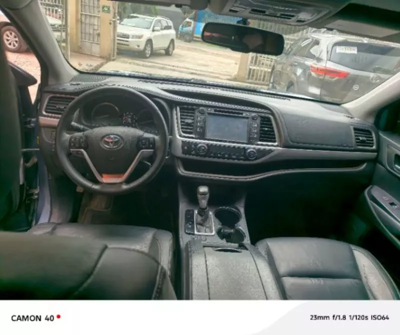 Toyota Highlander   - 2014