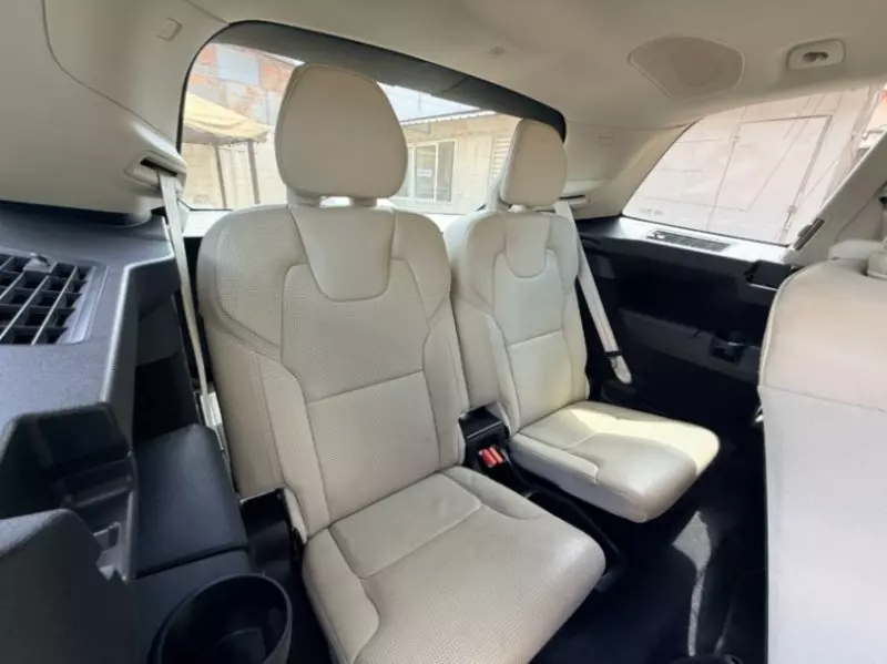 Volvo XC90   - 2018