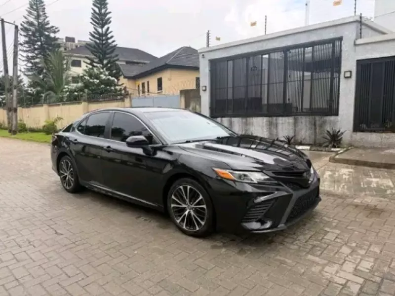 TOYOTA Camry   - 2018