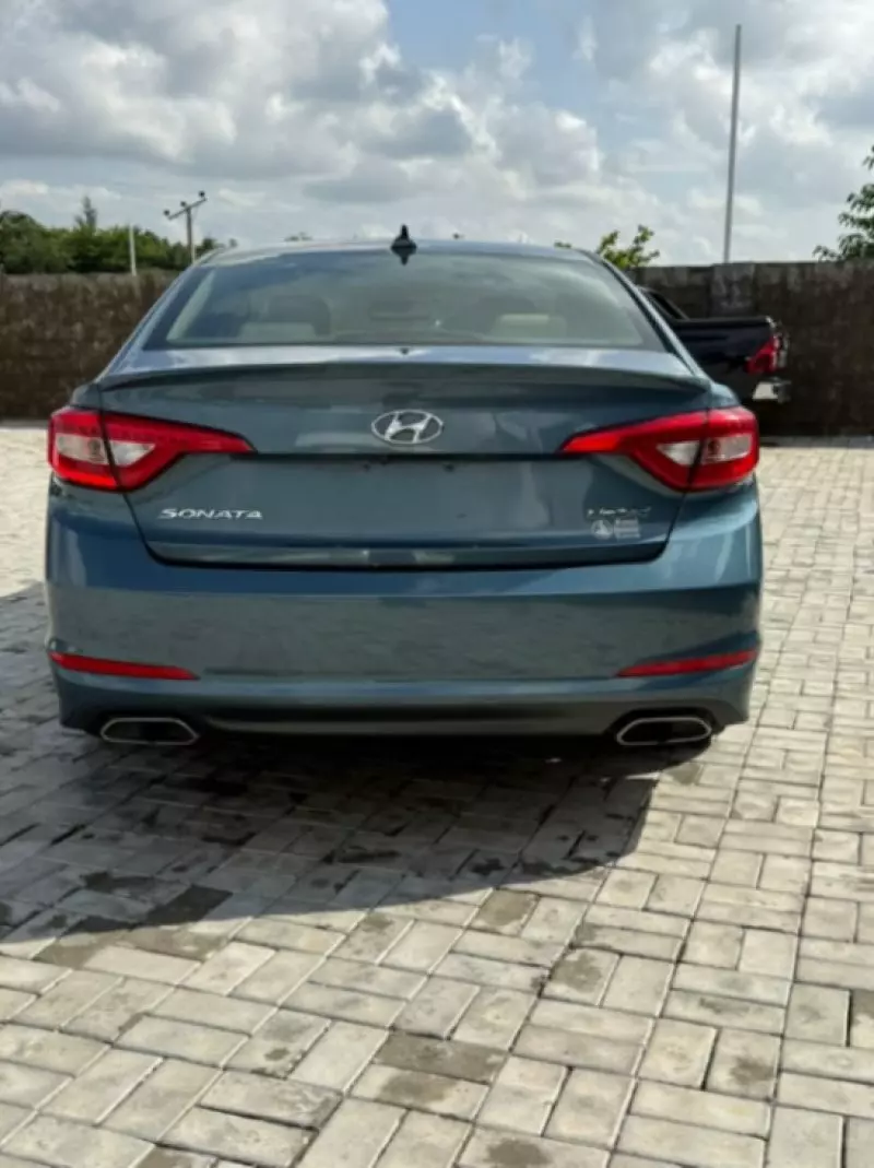 Hyundai Sonata   - 2017