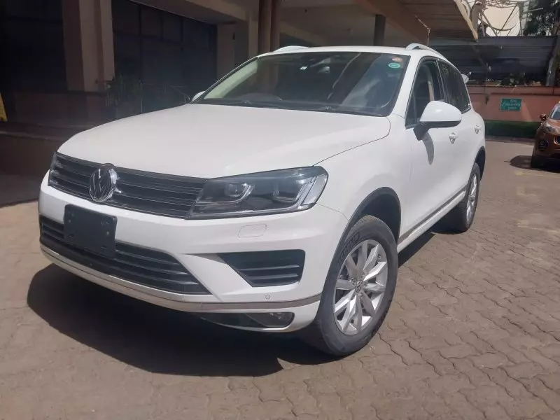 Volkswagen Touareg   - 2015