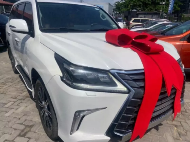 Lexus LX 570   - 2018