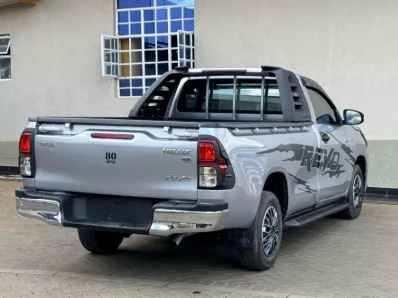 TOYOTA Hilux   - 2018