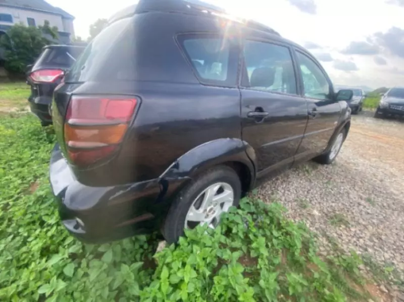 Pontiac Vibe   - 2004