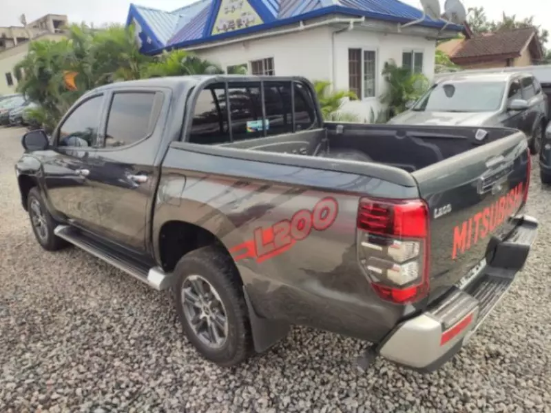 Mitsubishi L200 Double Cabin - 2024