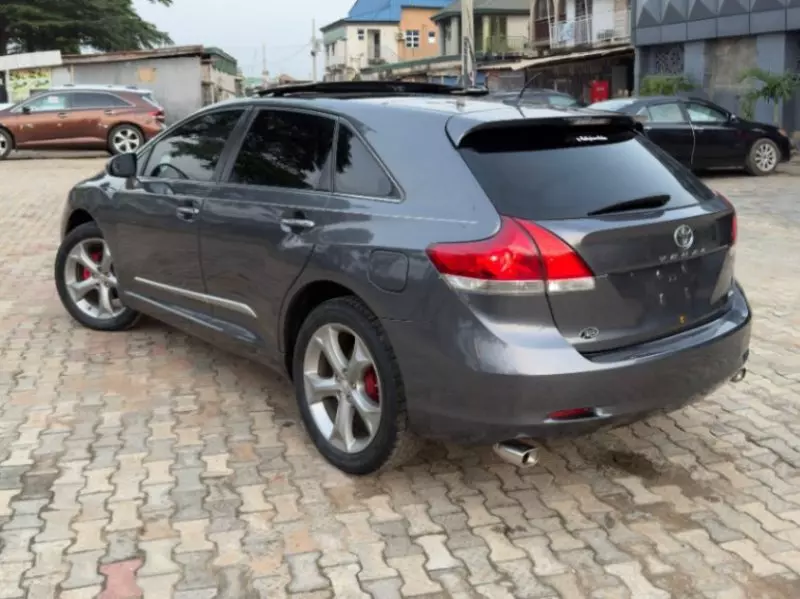 Toyota Venza   - 2011