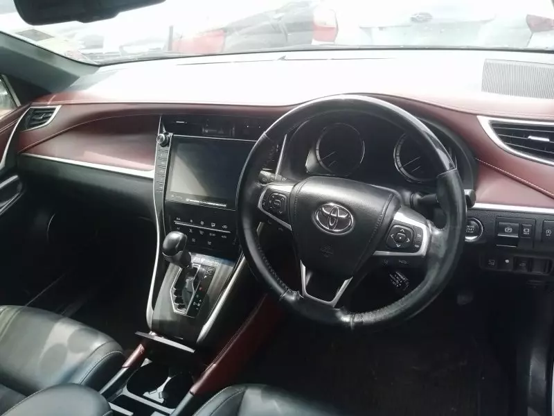 Toyota Harrier   - 2016