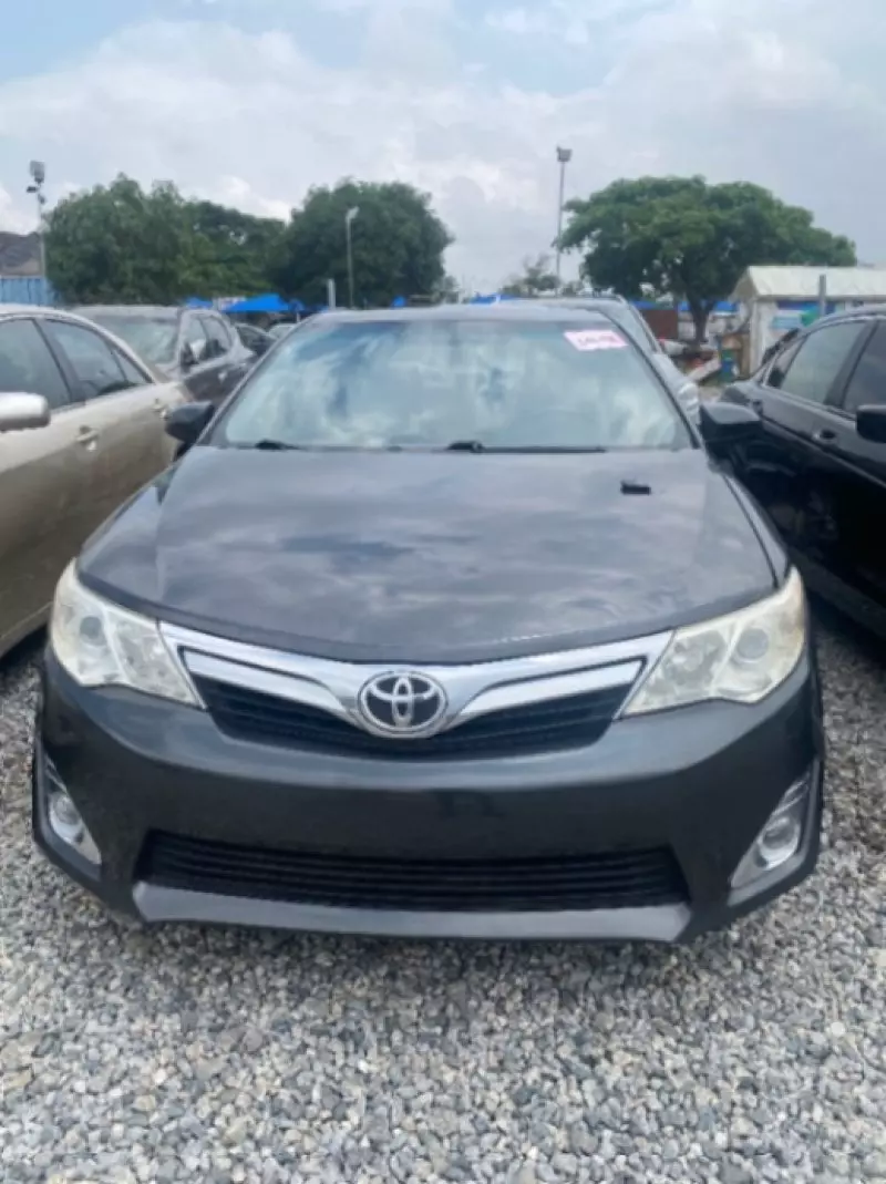 TOYOTA Camry - 2012