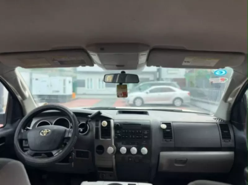Toyota Tundra   - 2010