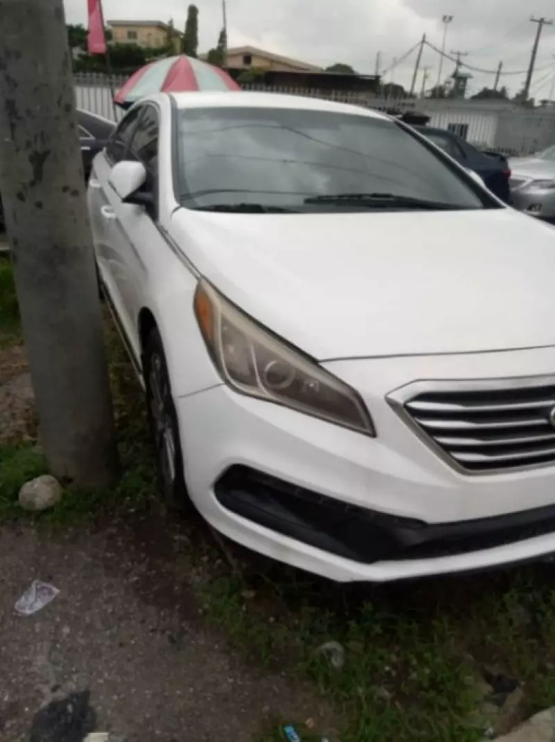 Hyundai Sonata   - 2015
