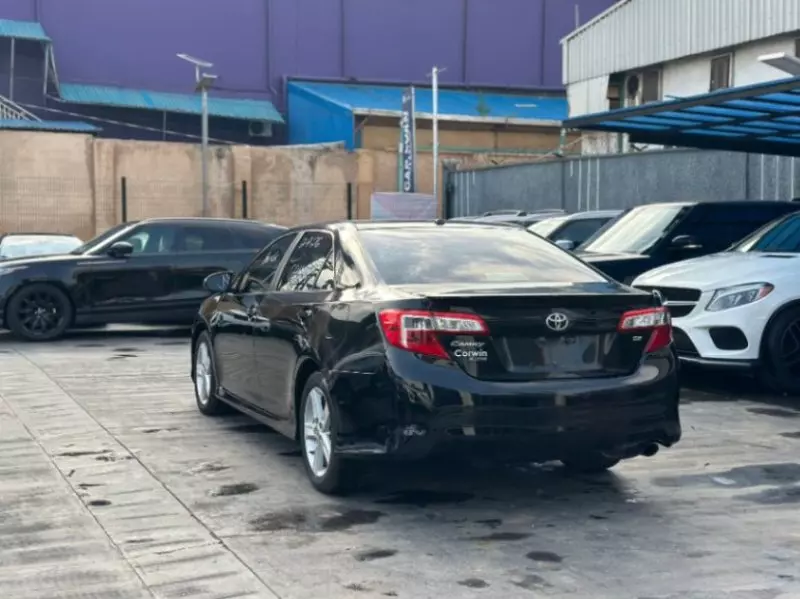 TOYOTA Camry   - 2013