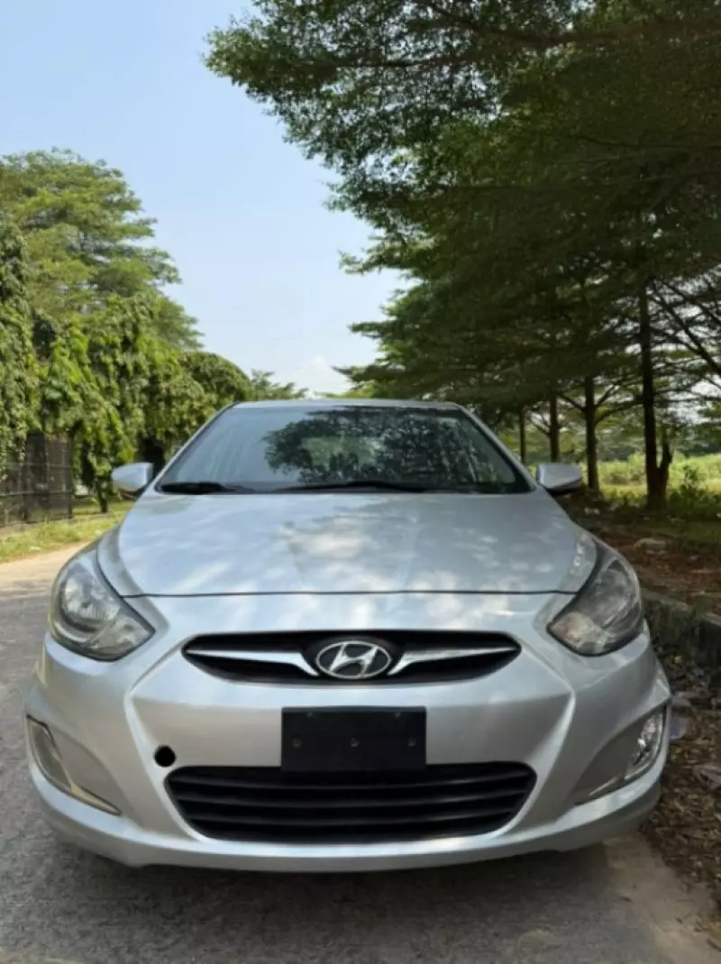 Hyundai Accent   - 2015