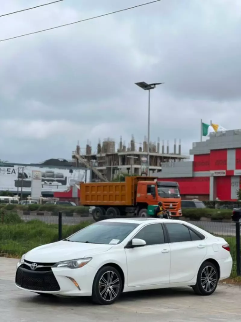 TOYOTA Camry   - 2016