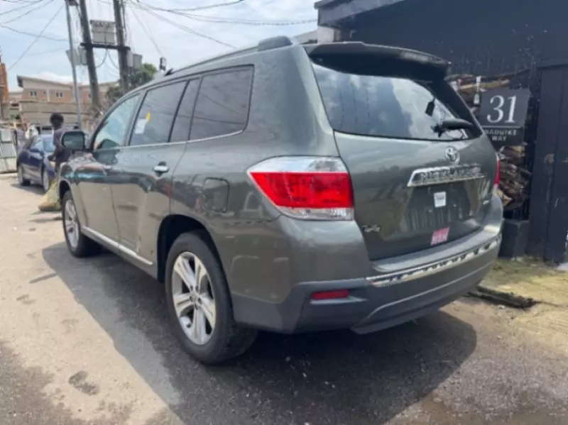 TOYOTA Highlander - 2012