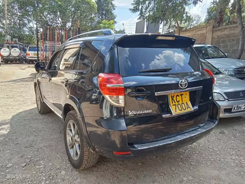 Toyota Vanguard    - 2011