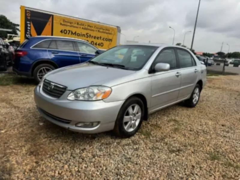 Toyota Corolla   - 2004