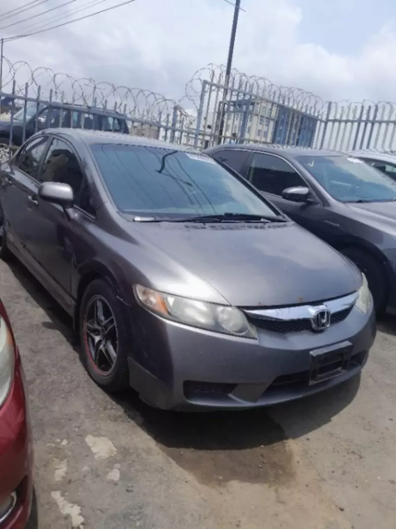 Honda Civic   - 2011