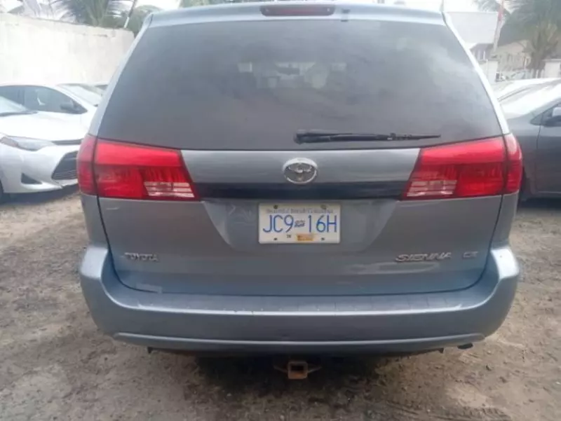 Toyota Sienna   - 2005